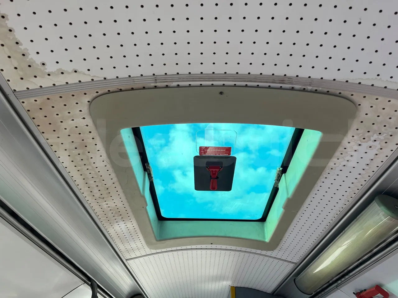 Solaris Urbino 12 - EUR5 - 188kW - 12m - roof hatch 2