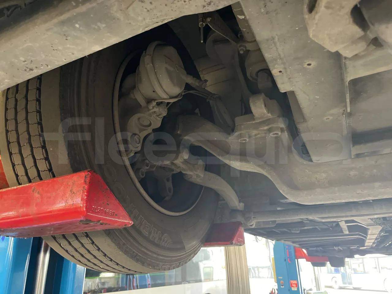 Solaris Urbino 12 - EUR5 - 188kW - 12m - front axle right side