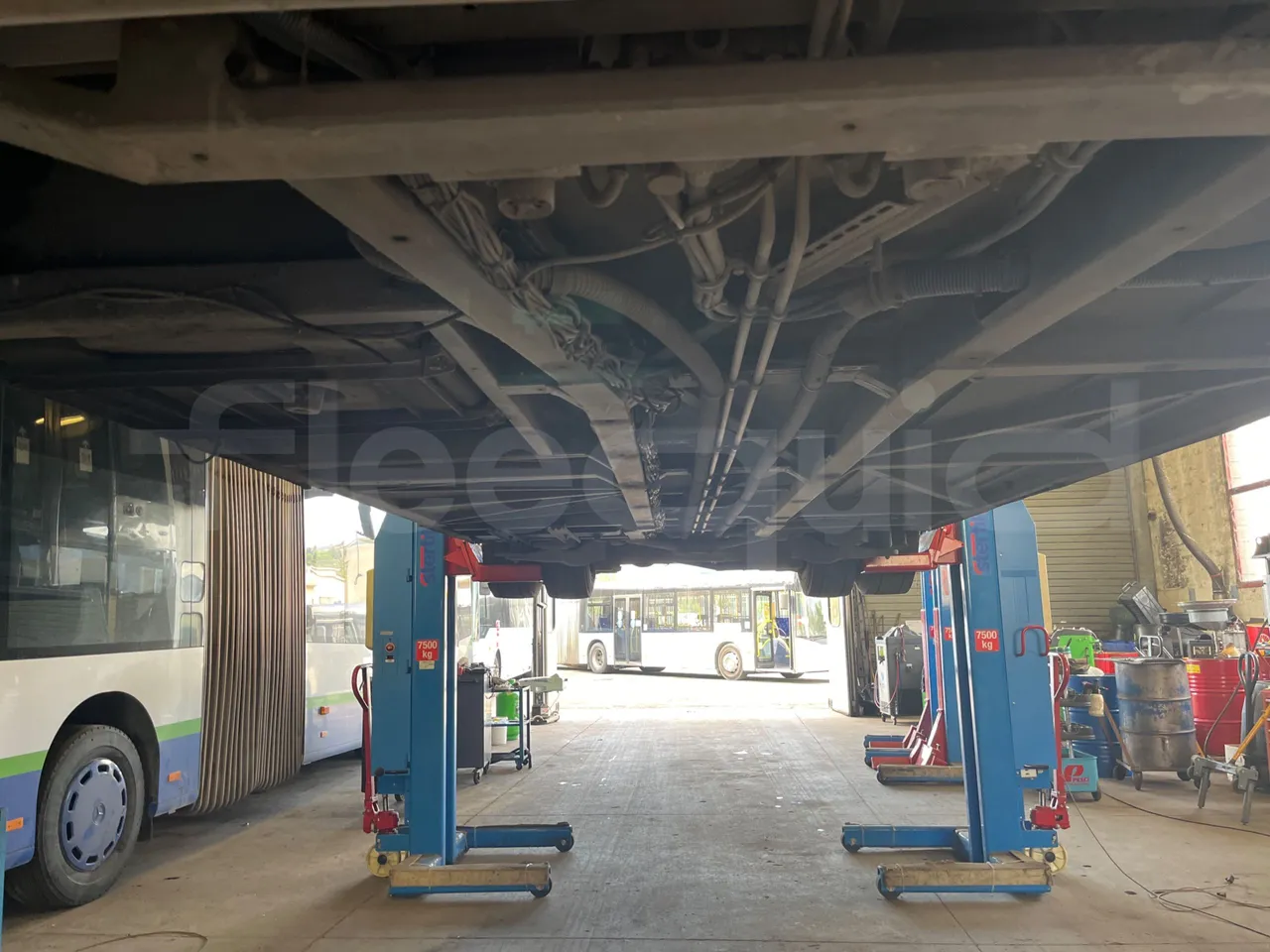 Solaris Urbino 12 - EUR5 - 188kW - 12m - central undercarriage photo