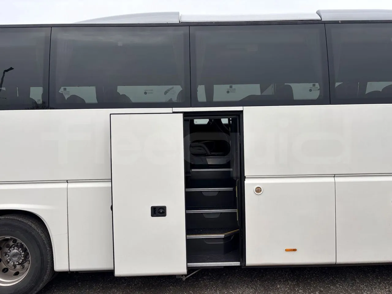 Vdl Futura FHD2129.410 -EUR5-300kW -12.875m - front door 2 open
