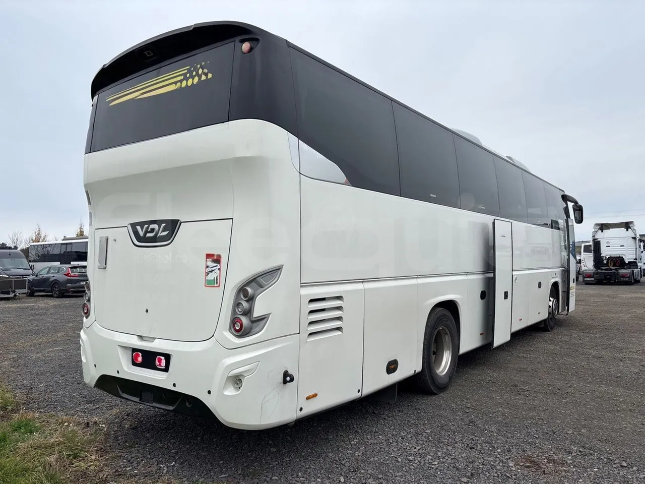 Vdl Futura FHD2129.410 -EUR5-300kW -12.875m - 3/4 right rear doors open