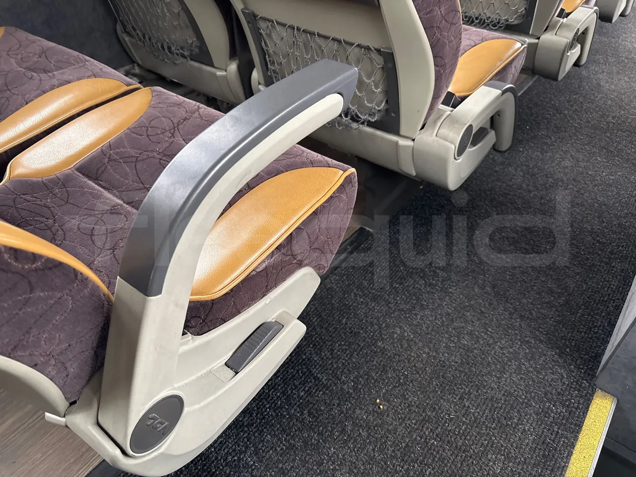 Vdl Futura FHD2129.410 -EUR5-300kW -12.875m - armrest detail photo