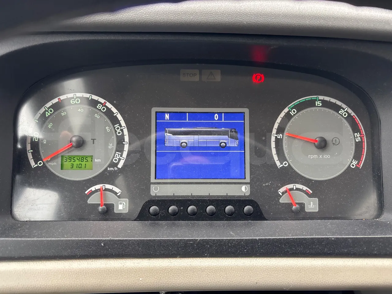 Vdl Futura FHD2129.410 -EUR5-300kW -12.875m - dashboard lights on