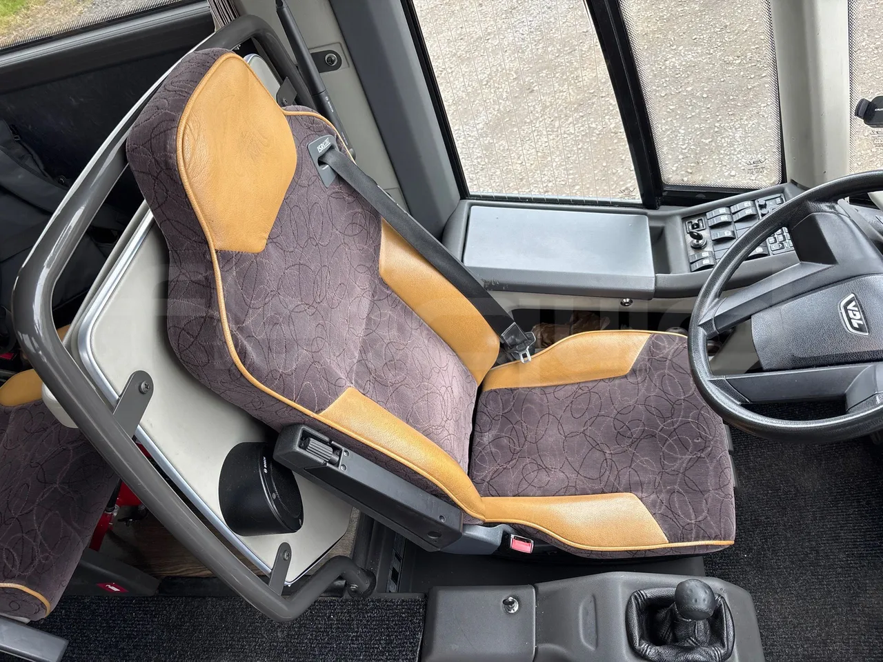 Vdl Futura FHD2129.410 -EUR5-300kW -12.875m - driver's seat photo