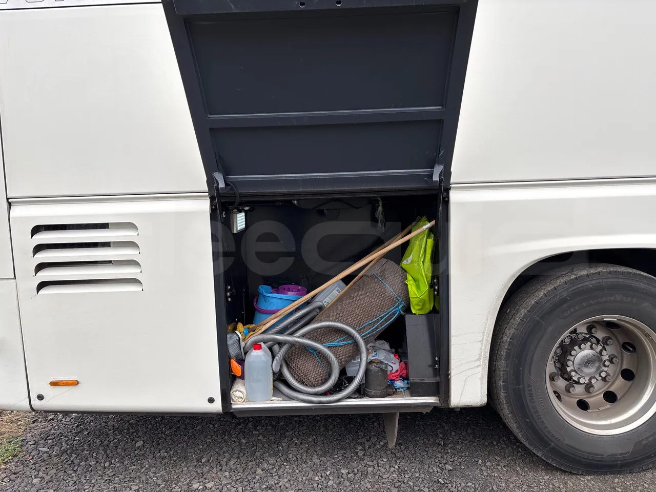 Vdl Futura FHD2129.410 -EUR5-300kW -12.875m - external compartments photo