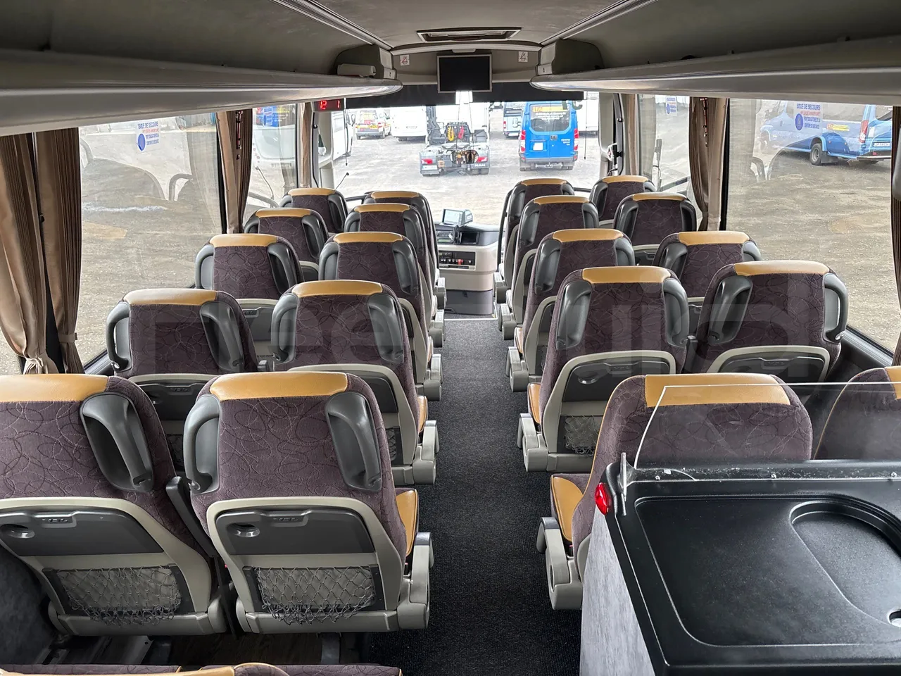 Vdl Futura FHD2129.410 -EUR5-300kW -12.875m - forward view middle aisle