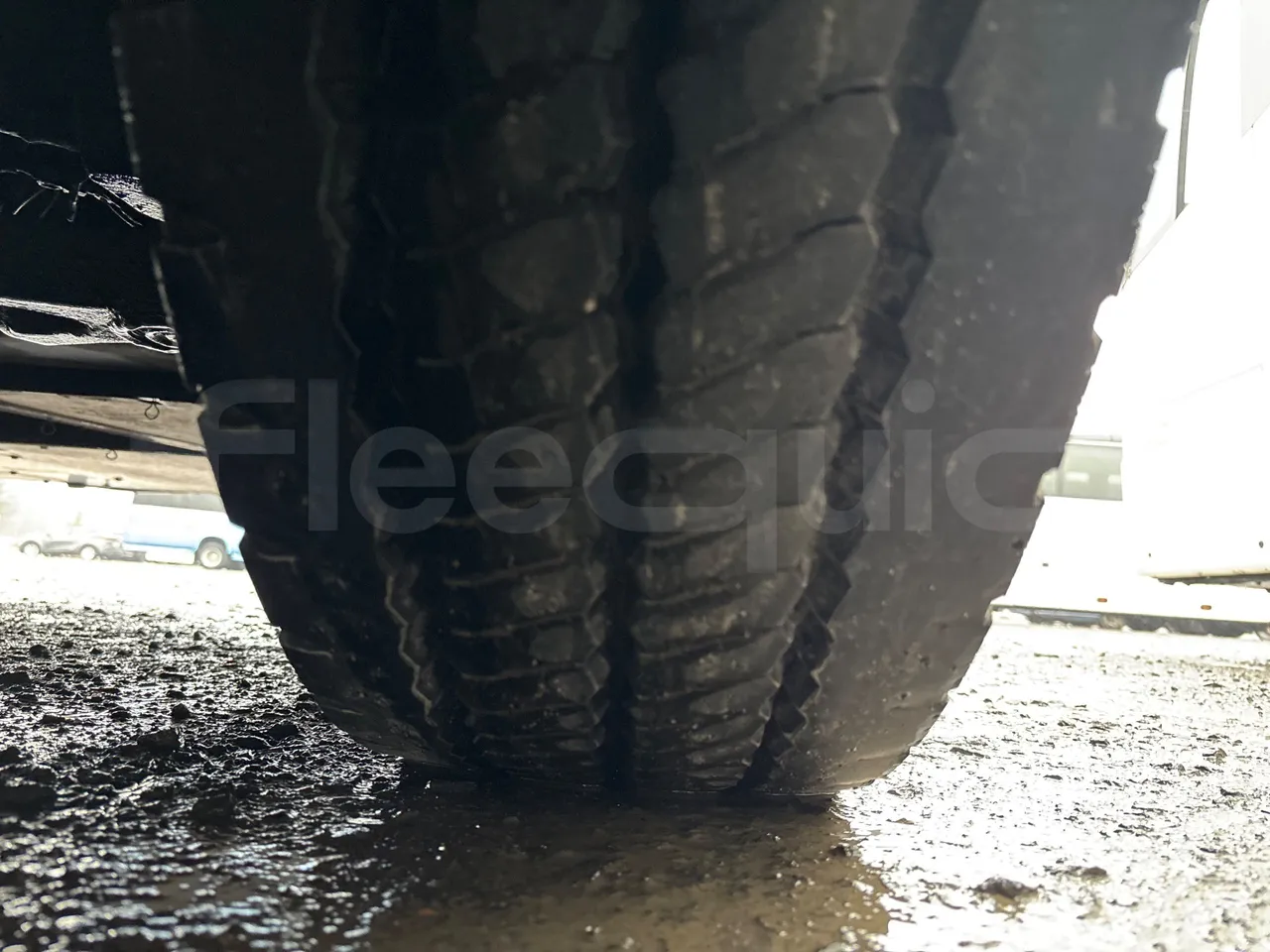 Vdl Futura FHD2129.410 -EUR5-300kW -12.875m - tread condition front tires right