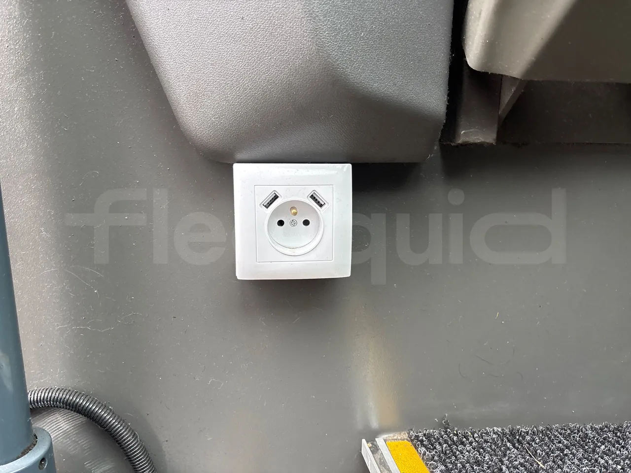 Vdl Futura FHD2129.410 -EUR5-300kW -12.875m - power outlets detail