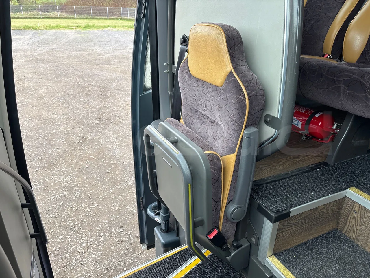 Vdl Futura FHD2129.410 -EUR5-300kW -12.875m - hostess seat photo