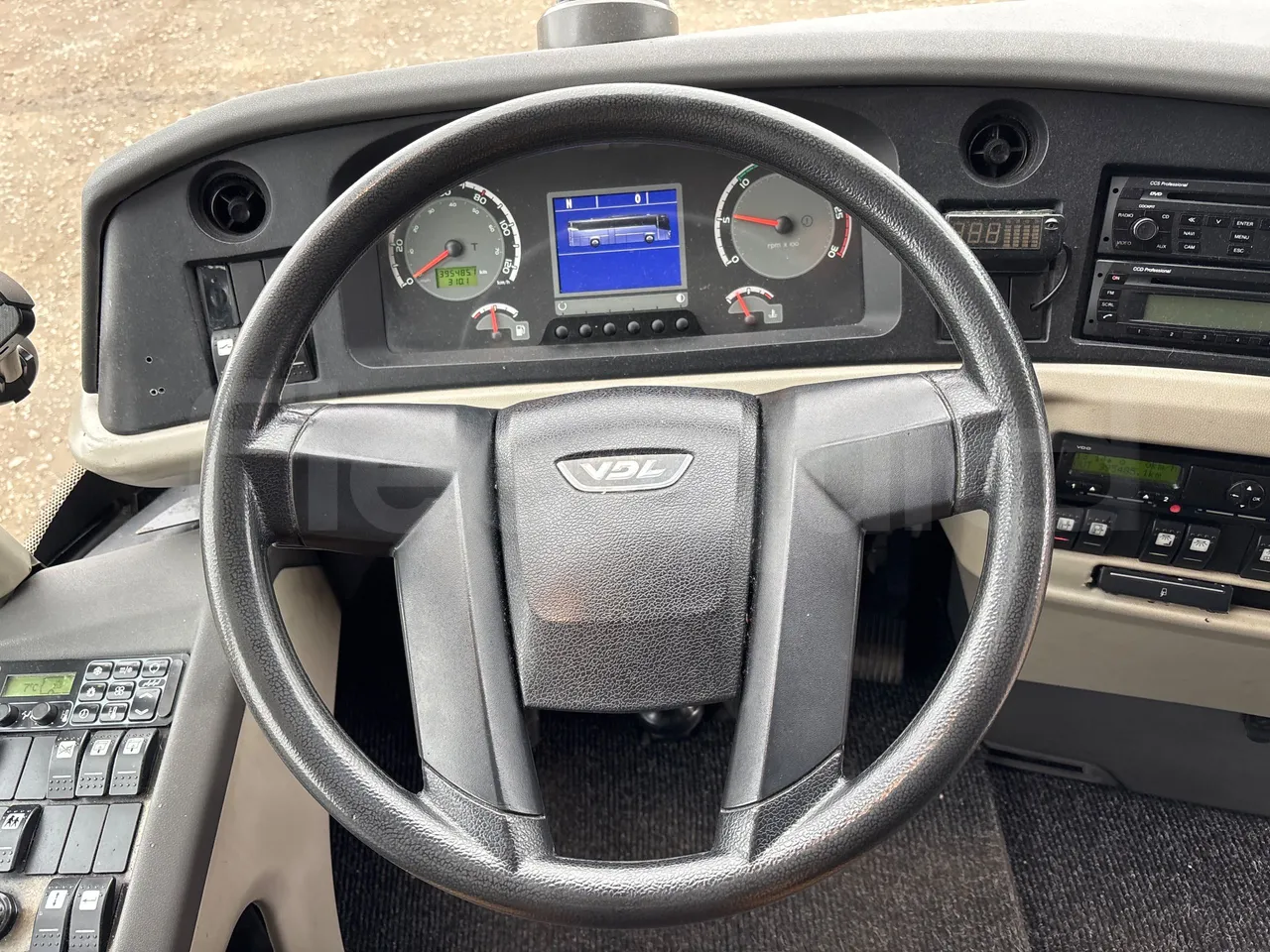 Vdl Futura FHD2129.410 -EUR5-300kW -12.875m - steering wheel photo