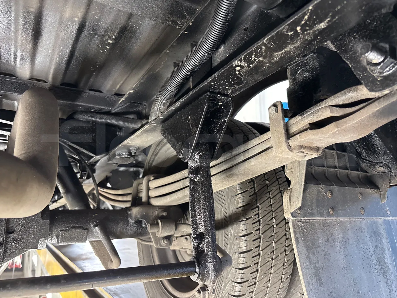 Iveco Kapena THESI -EURO5 -125.00 kW-8,65m - axel 2 leaf spring right