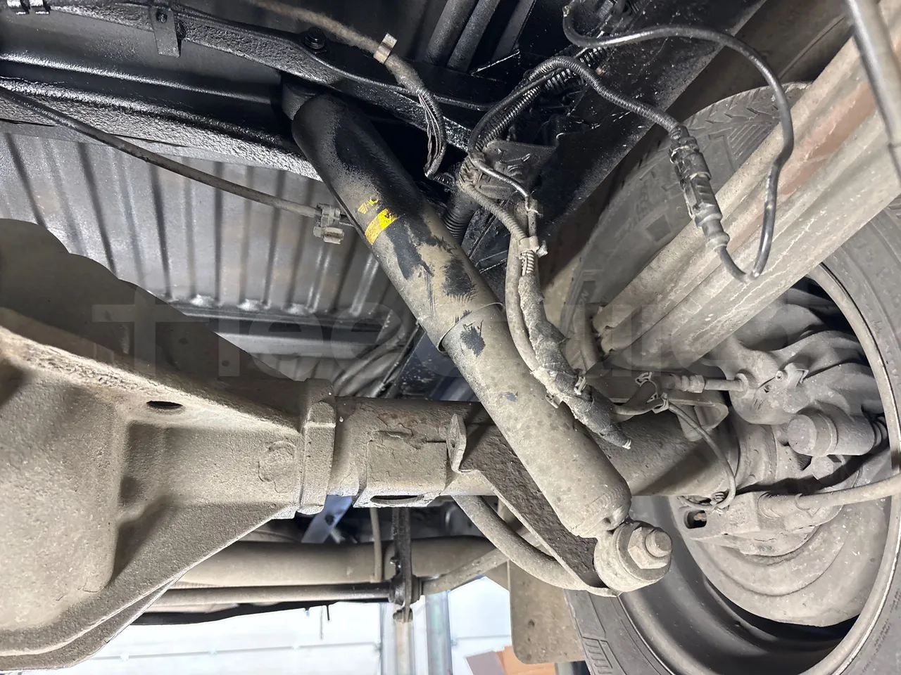 Iveco Kapena THESI -EURO5 -125.00 kW-8,65m - axle 2 shock absorbers 1 left