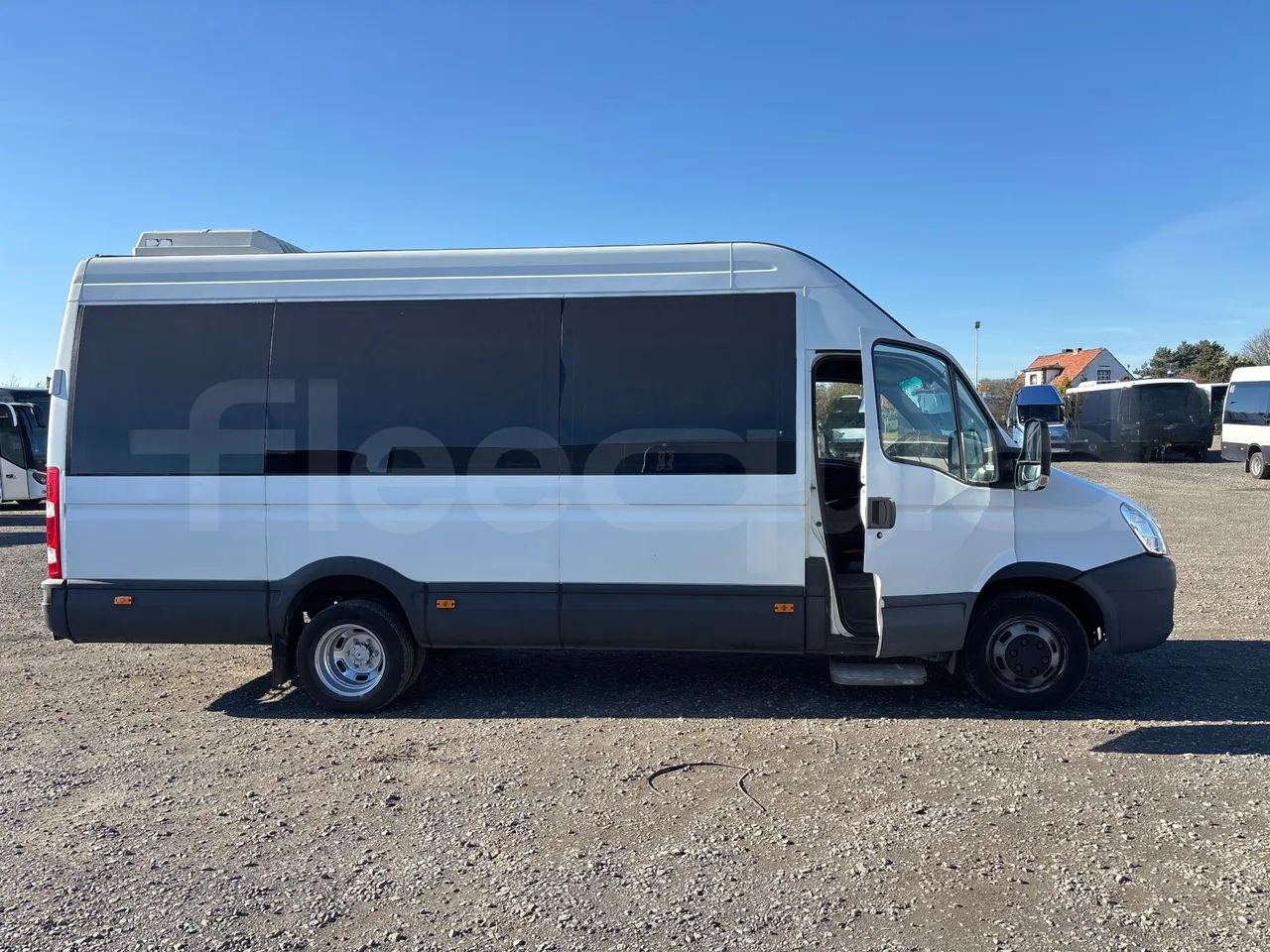Iveco Kapena THESI -EURO5 -125.00 kW-8,65m - right side doors open