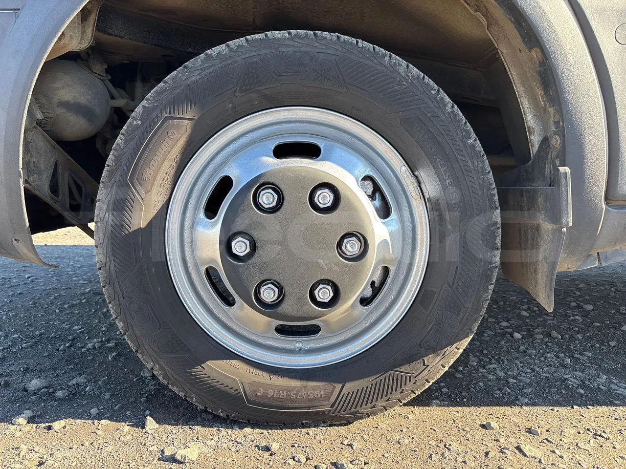 Iveco Kapena THESI -EURO5 -125.00 kW-8,65m - front left tire measurements