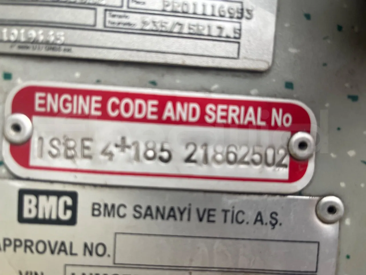 Bmc Midilux L 850 -EUR4 - 130.45kW-7.405m - engine plate photo