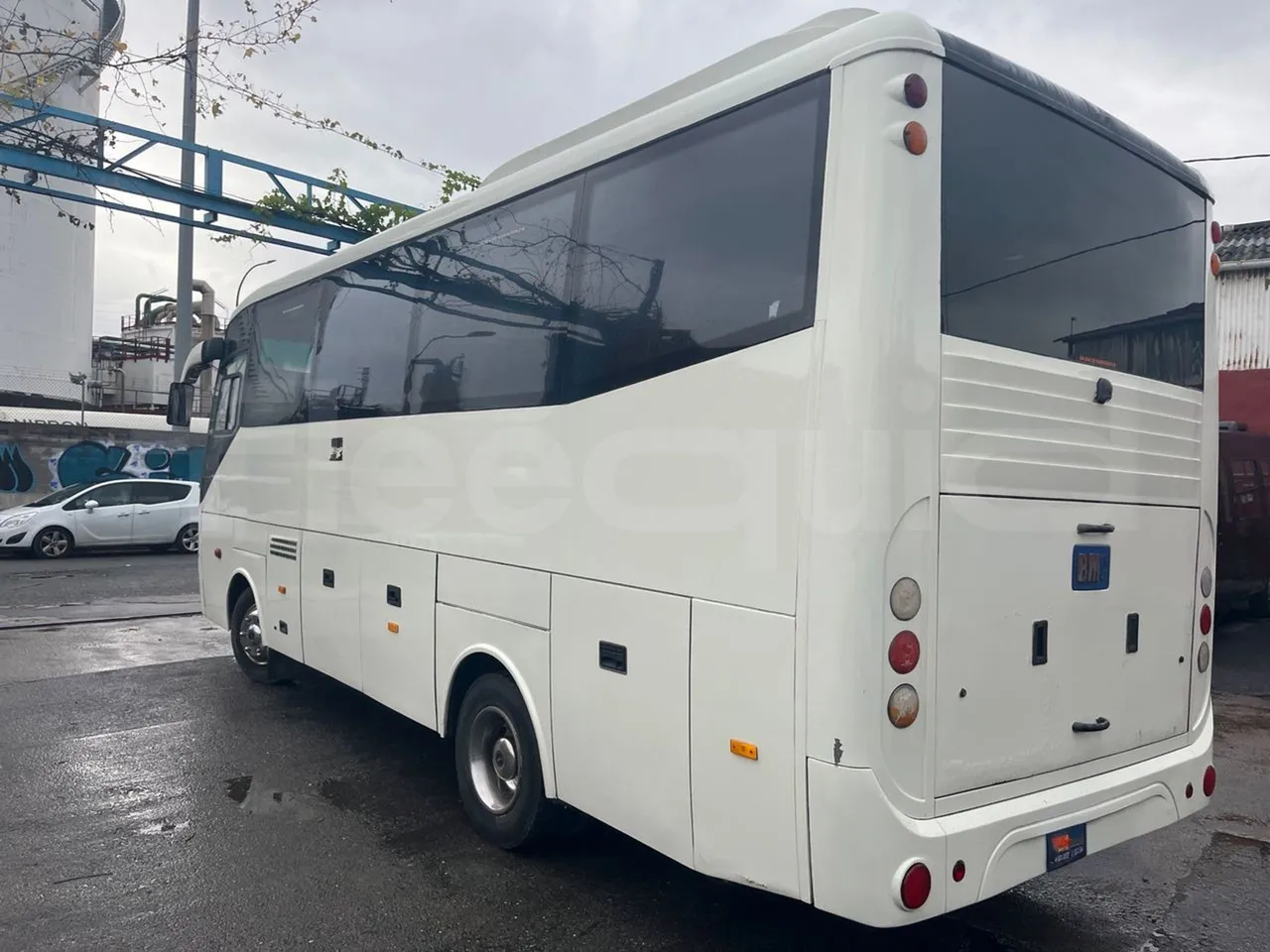 Bmc Midilux L 850 -EUR4 - 130.45kW-7.405m - 3/4 left rear side