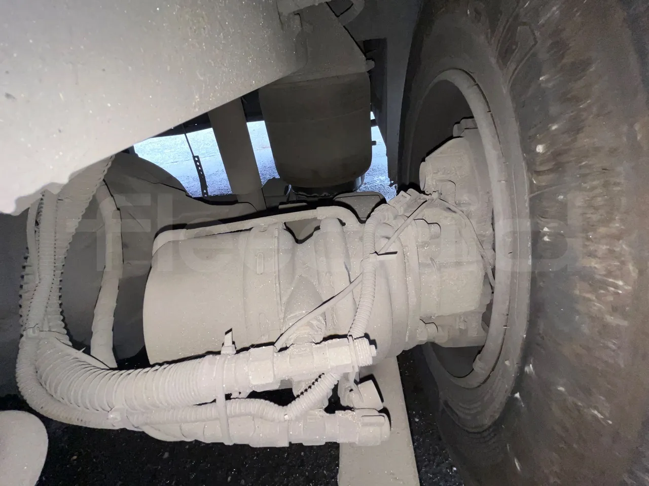 Bmc Midilux L 850 -EUR4 - 130.45kW-7.405m - axle 2 caliper brakes right