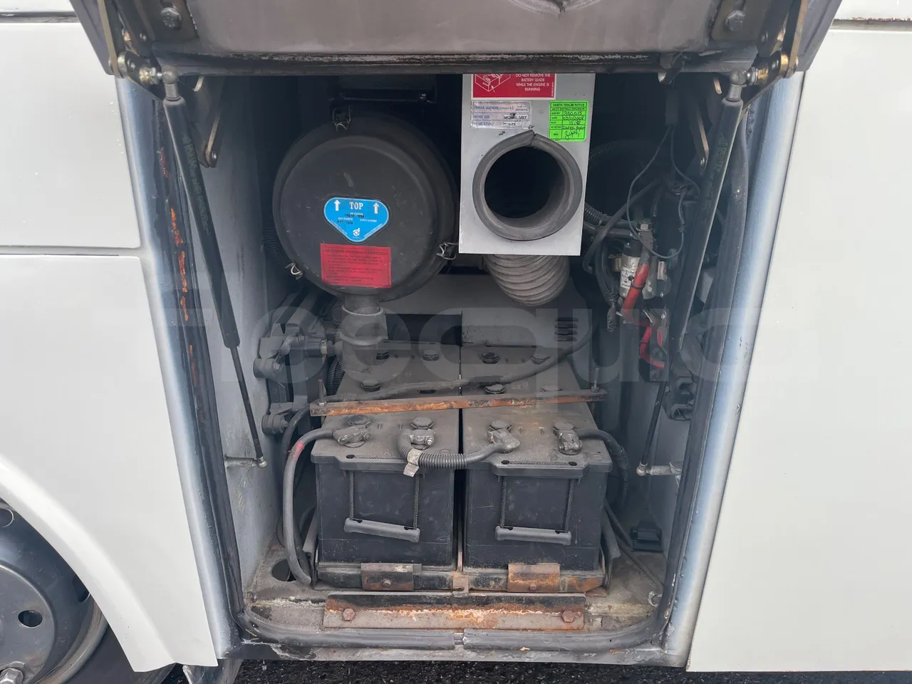 Bmc Midilux L 850 -EUR4 - 130.45kW-7.405m - external compartments photo