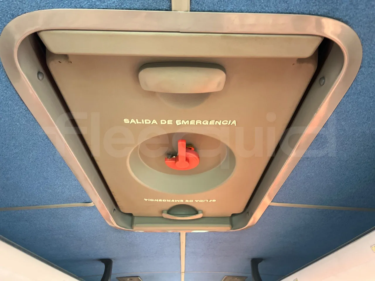 Bmc Midilux L 850 -EUR4 - 130.45kW-7.405m - roof hatch 1