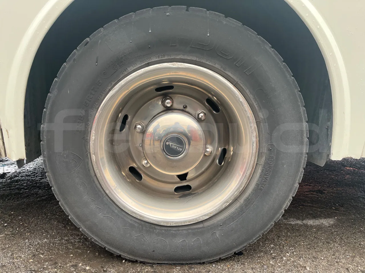 Bmc Midilux L 850 -EUR4 - 130.45kW-7.405m - tread condition front tires left