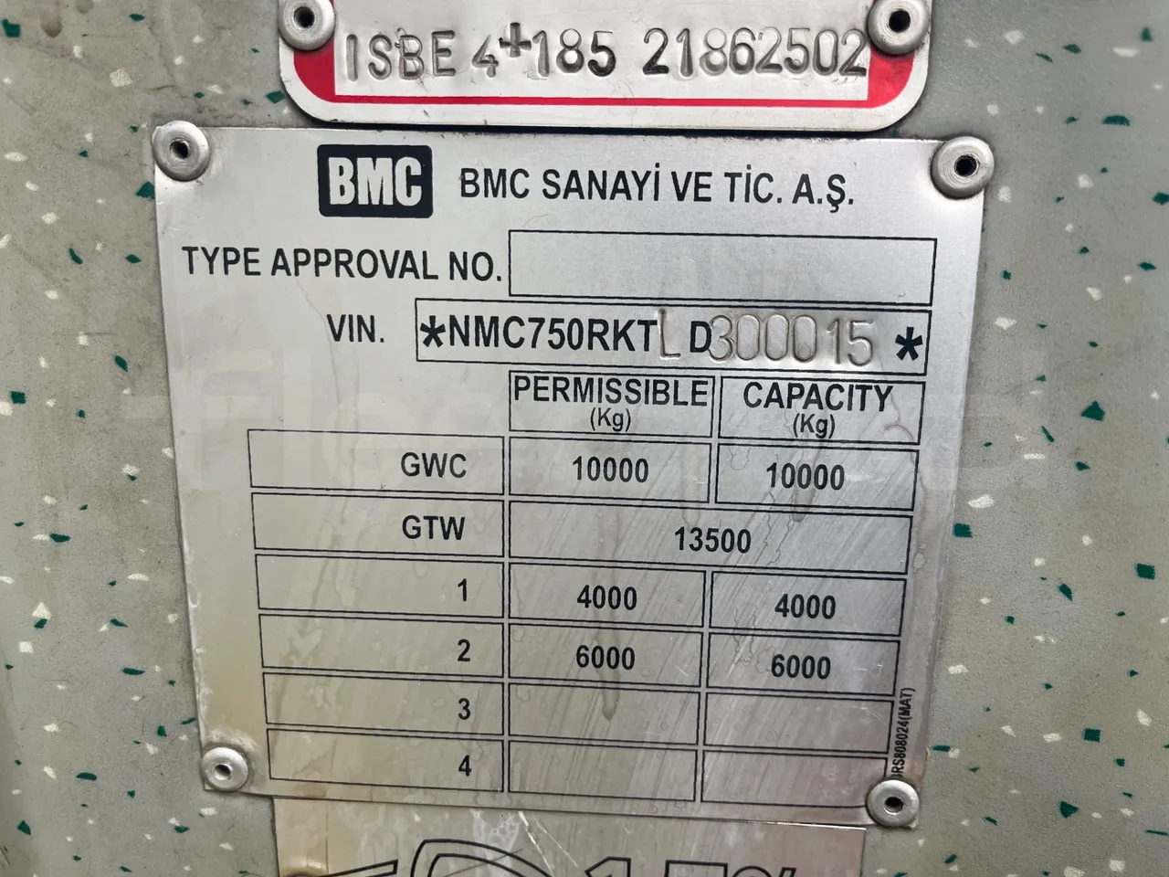 Bmc Midilux L 850 -EUR4 - 130.45kW-7.405m - vehicle plate photo