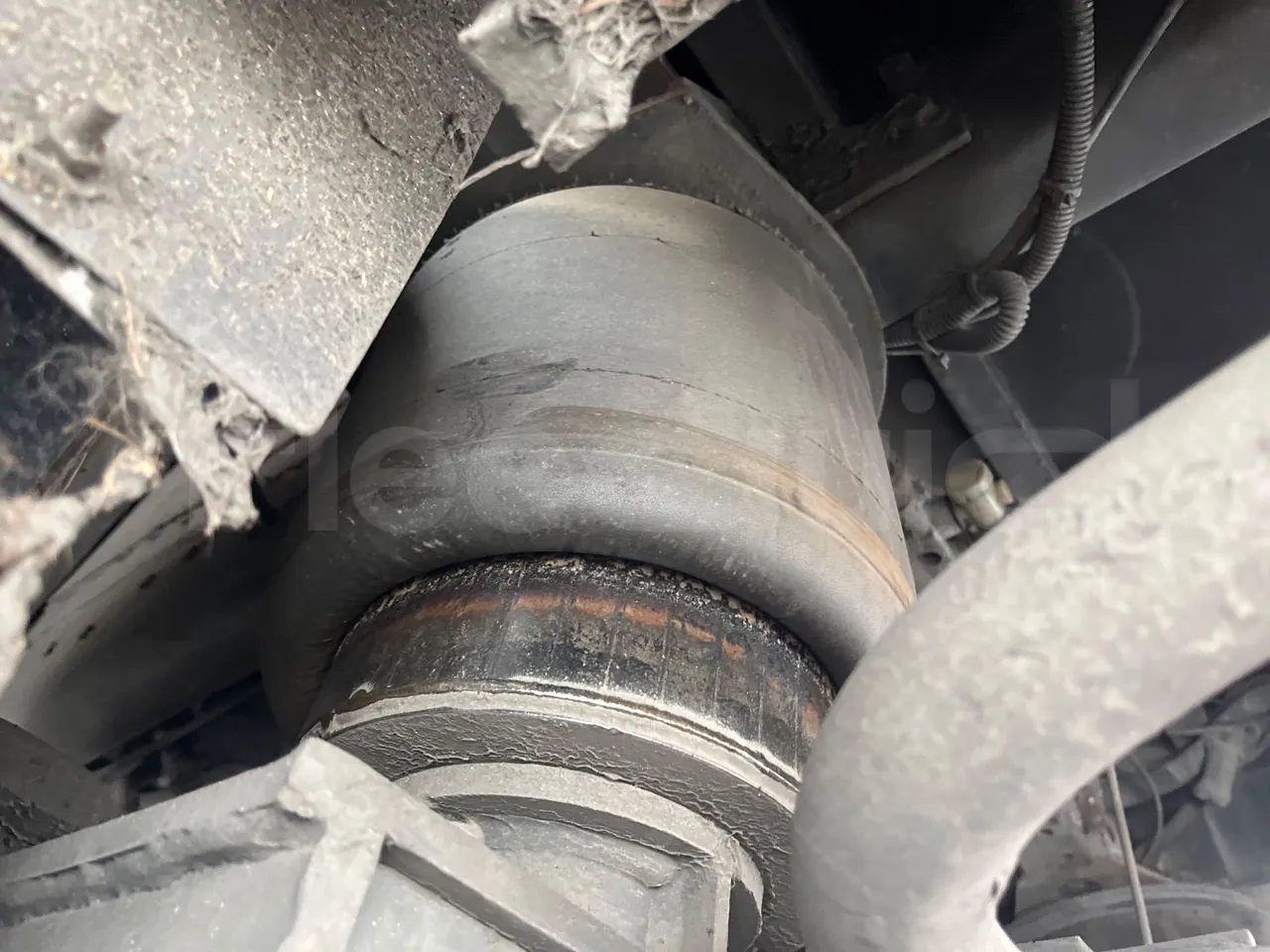 Bmc Midilux L 850 -EUR4 - 130.45kW-7.405m - axle 2 shock absorbers 1 right