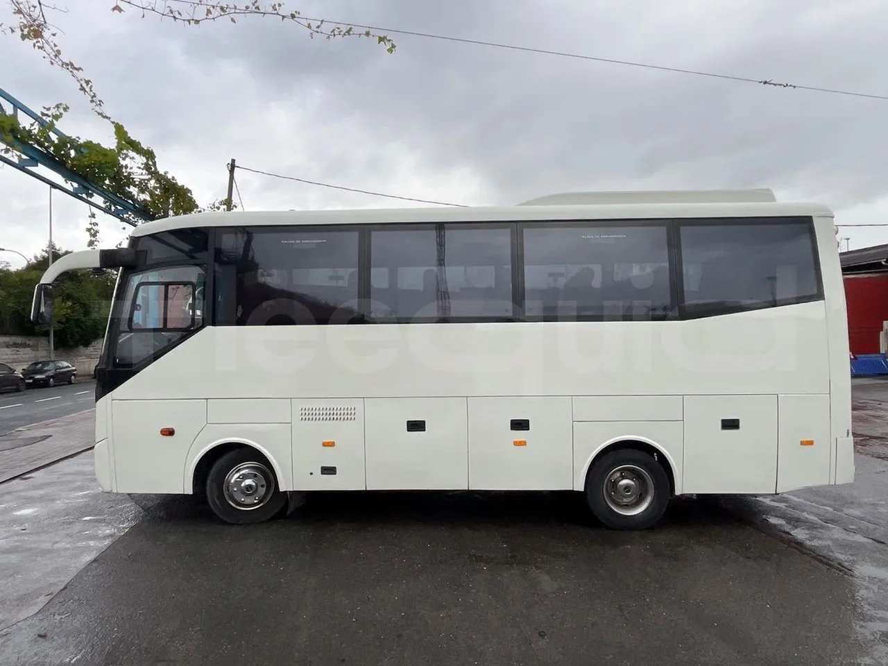 Bmc Midilux L 850 -EUR4 - 130.45kW-7.405m - left side photo