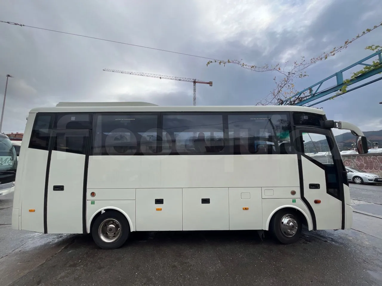 Bmc Midilux L 850 -EUR4 - 130.45kW-7.405m - right side doors closed