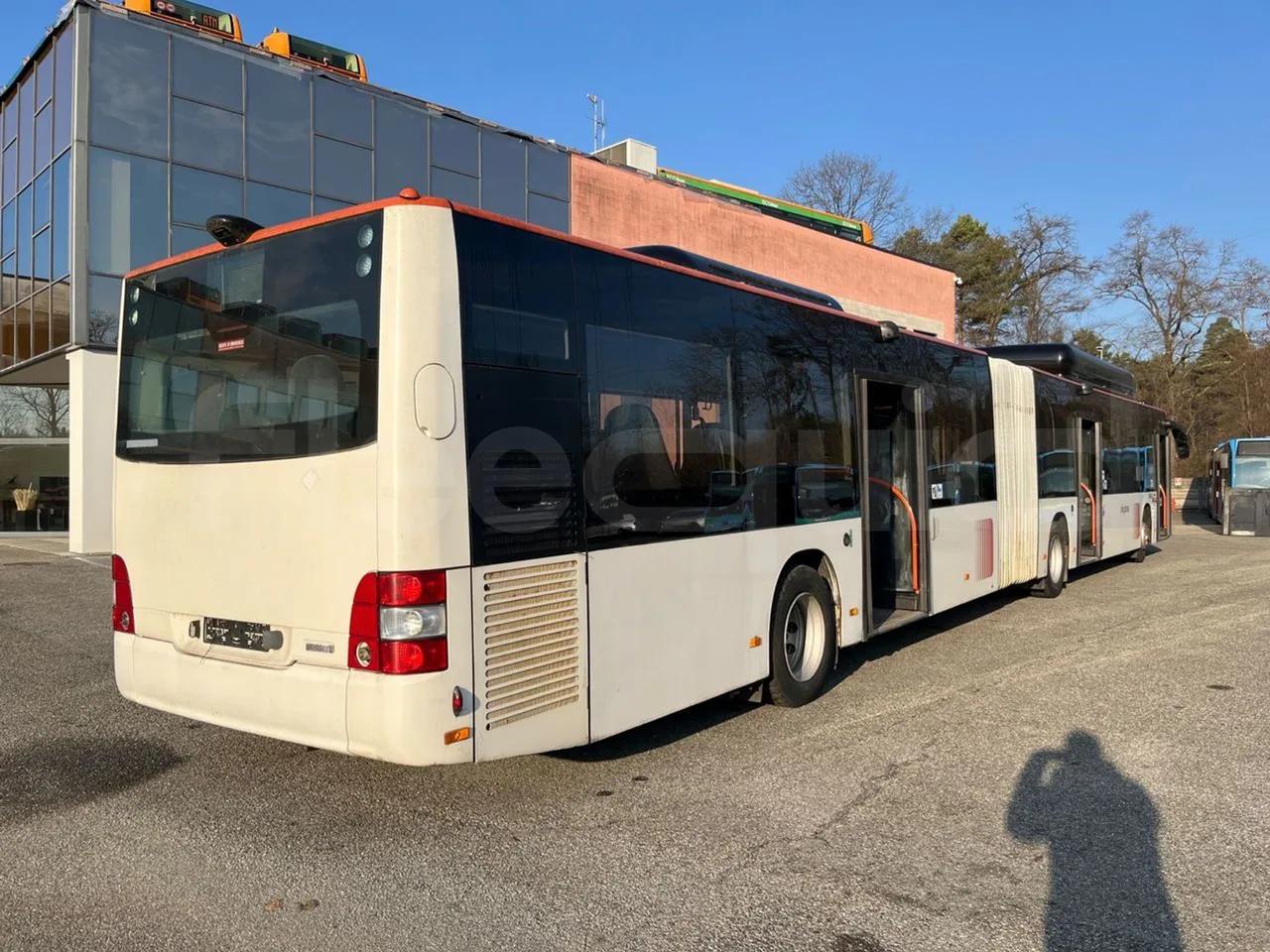 Man Lion's City GL A40 - Euro6 - 228kW - 18.750mt - 3/4 right rear doors open