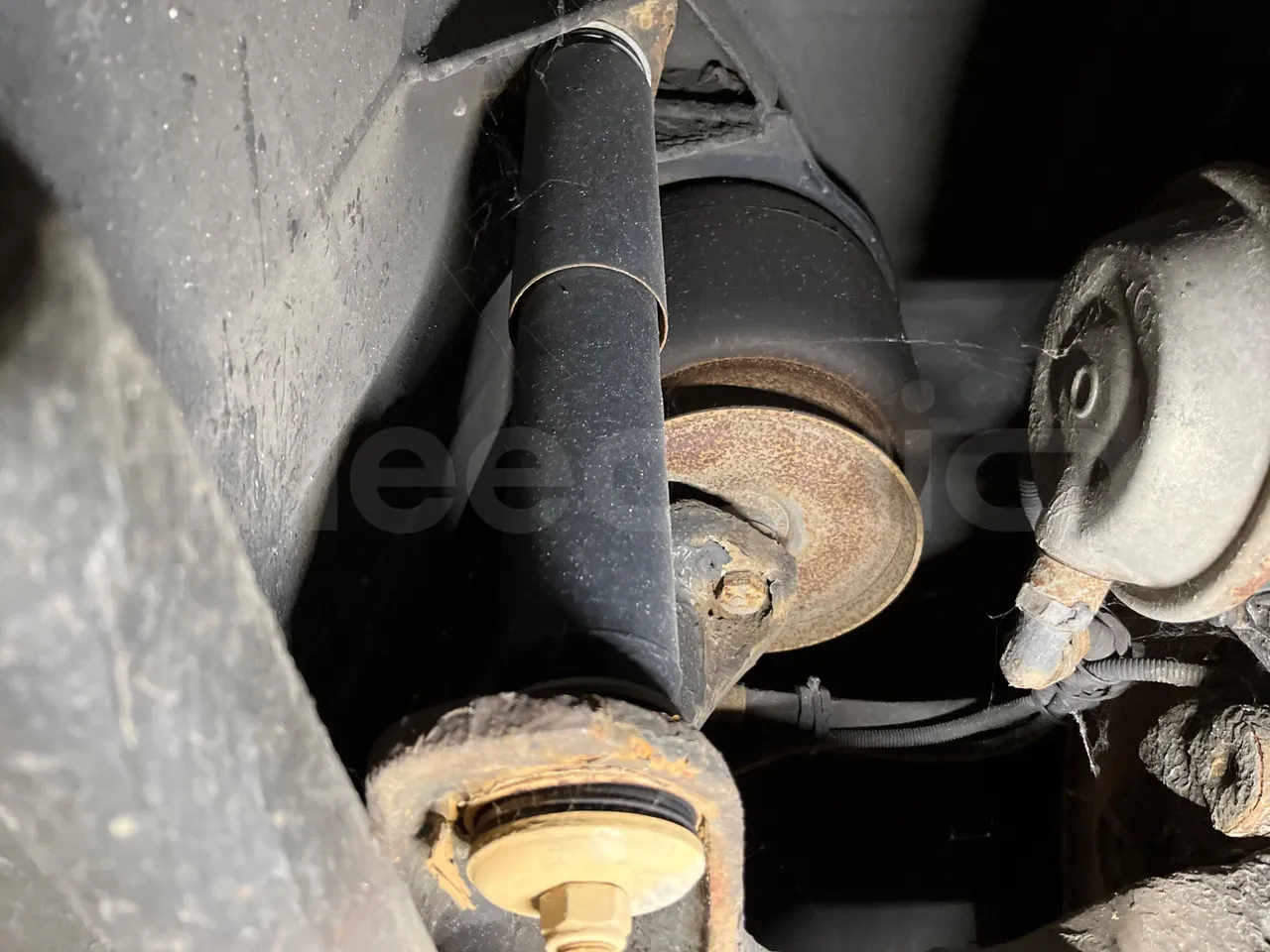 Man Lion's City GL A40 - Euro6 - 228kW - 18.750mt - front shock absorbers right