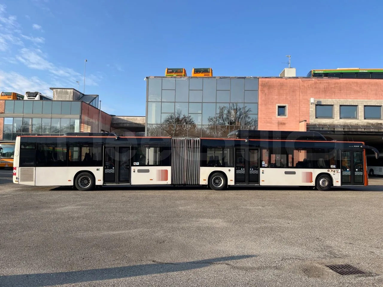 Man Lion's City GL A40 - Euro6 - 228kW - 18.750mt - right side doors closed