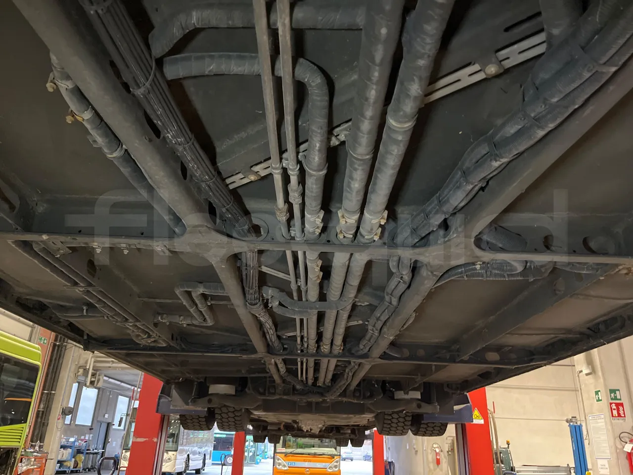 Man Lion's City GL A40 - Euro6 - 228kW - 18.750mt - central undercarriage photo