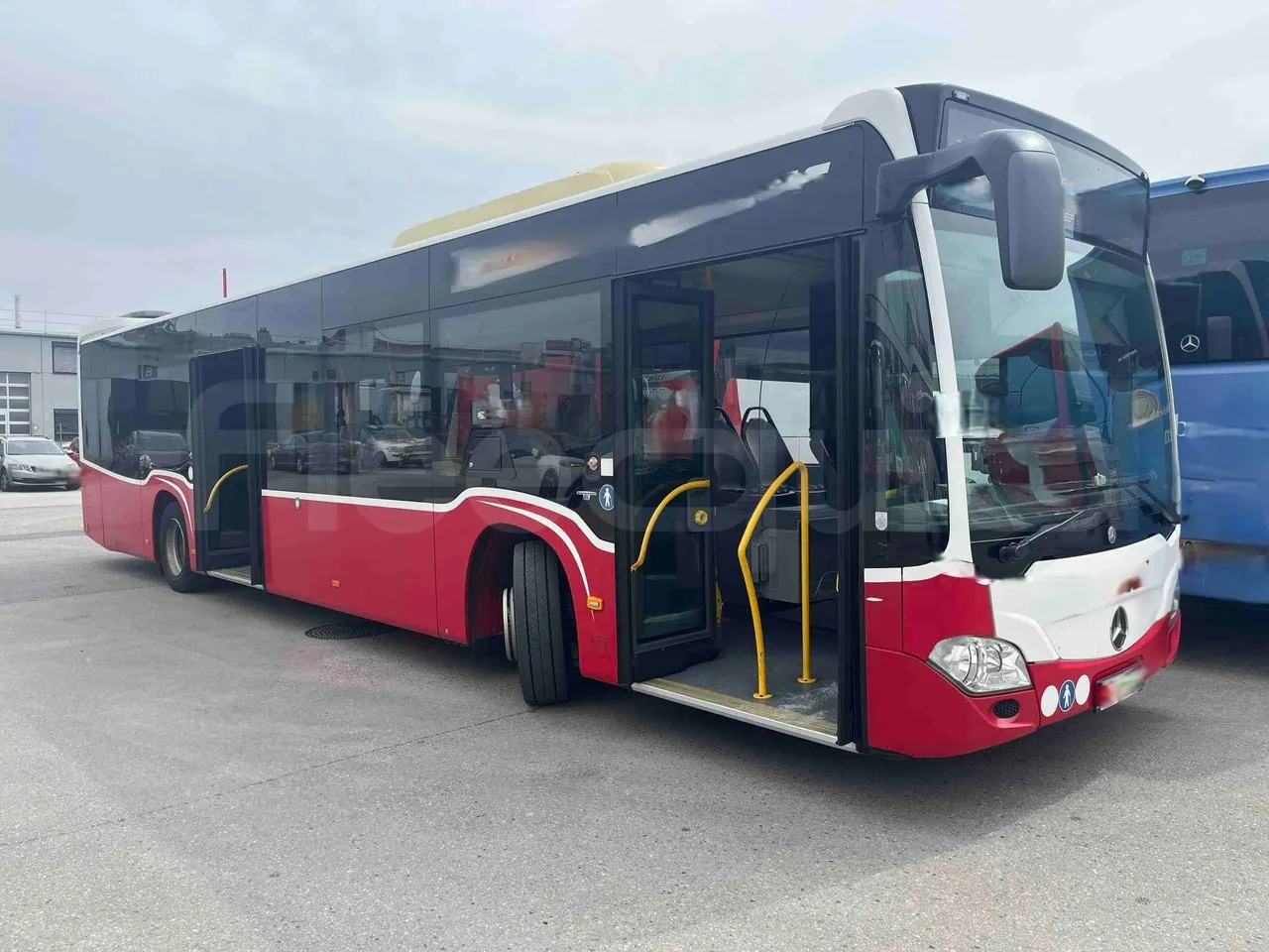 Mercedes-Benz Citaro - 3/4 right front doors open
