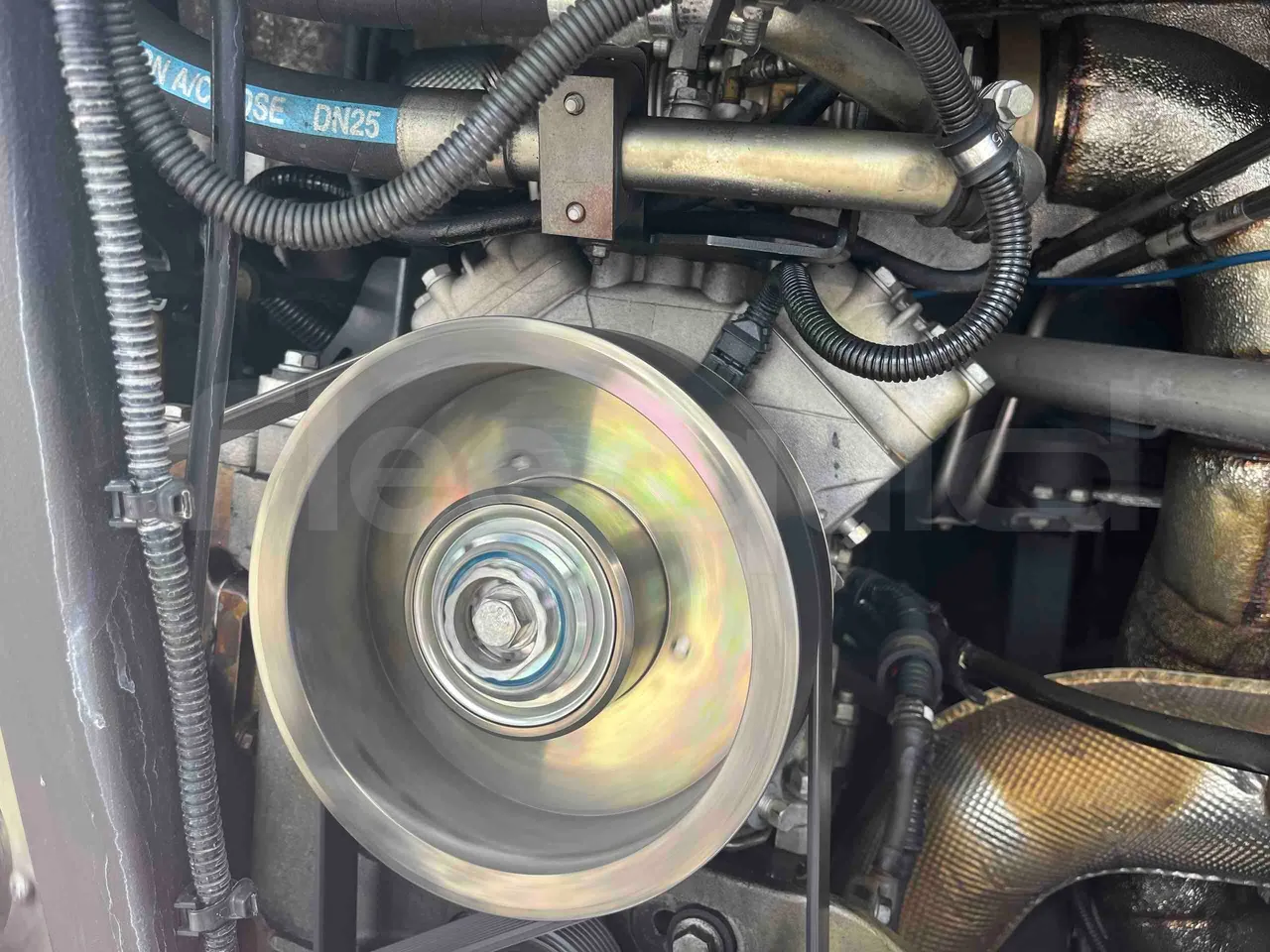 Mercedes-Benz Citaro - air conditioning compressor
