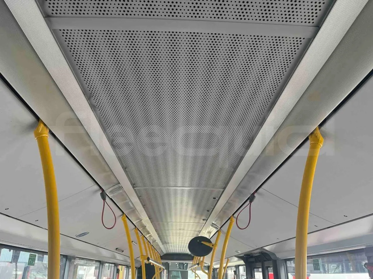 Mercedes-Benz Citaro - overhead compartments photo