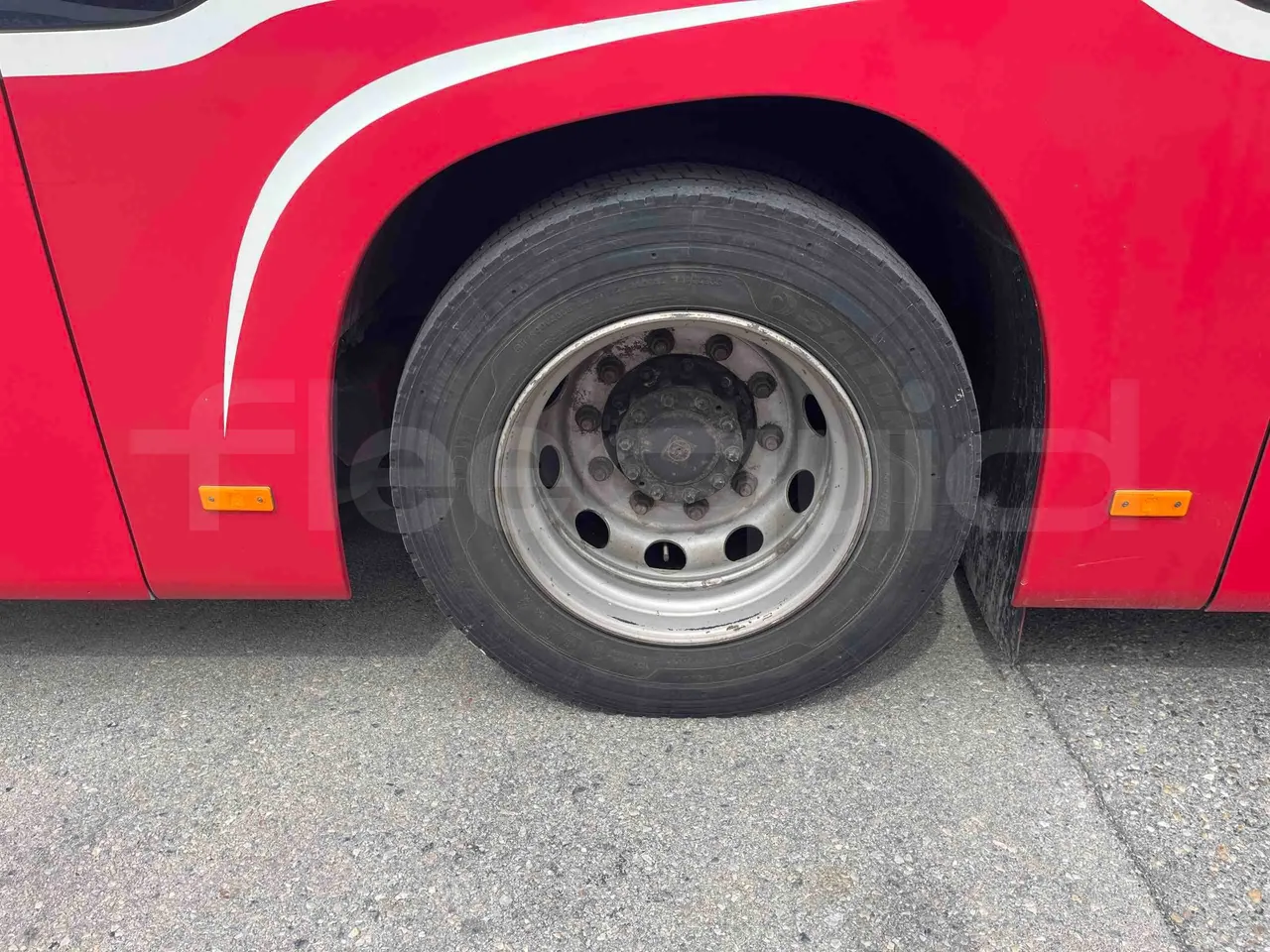Mercedes-Benz Citaro - rear left tire photo