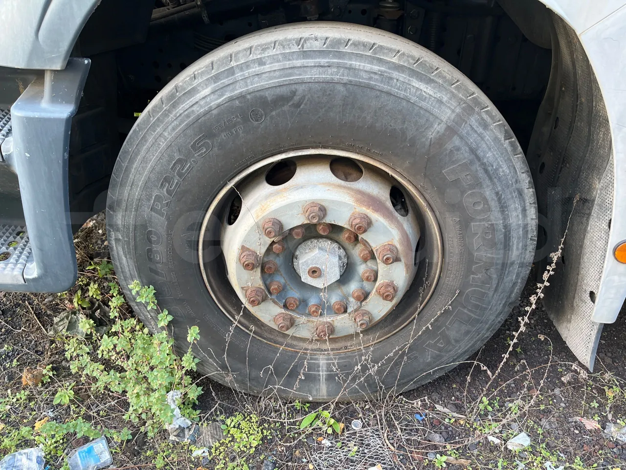 Iveco Magirus A260S/E4 FARID T1SM25 - Euro5 - 228kW - 9.685mt - front left tire measurements