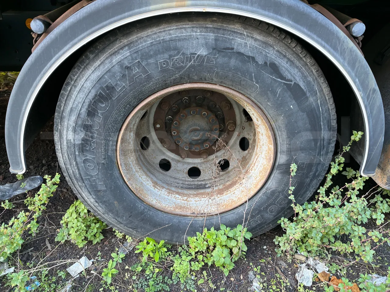 Iveco Magirus A260S/E4 FARID T1SM25 - Euro5 - 228kW - 9.685mt - rear left tire photo