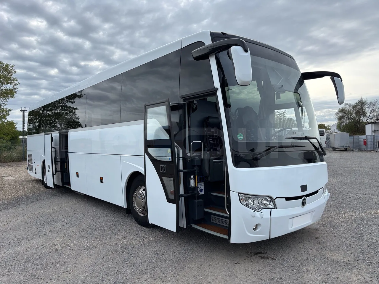 Temsa Safari - 3/4 Front Right Side Doors Open