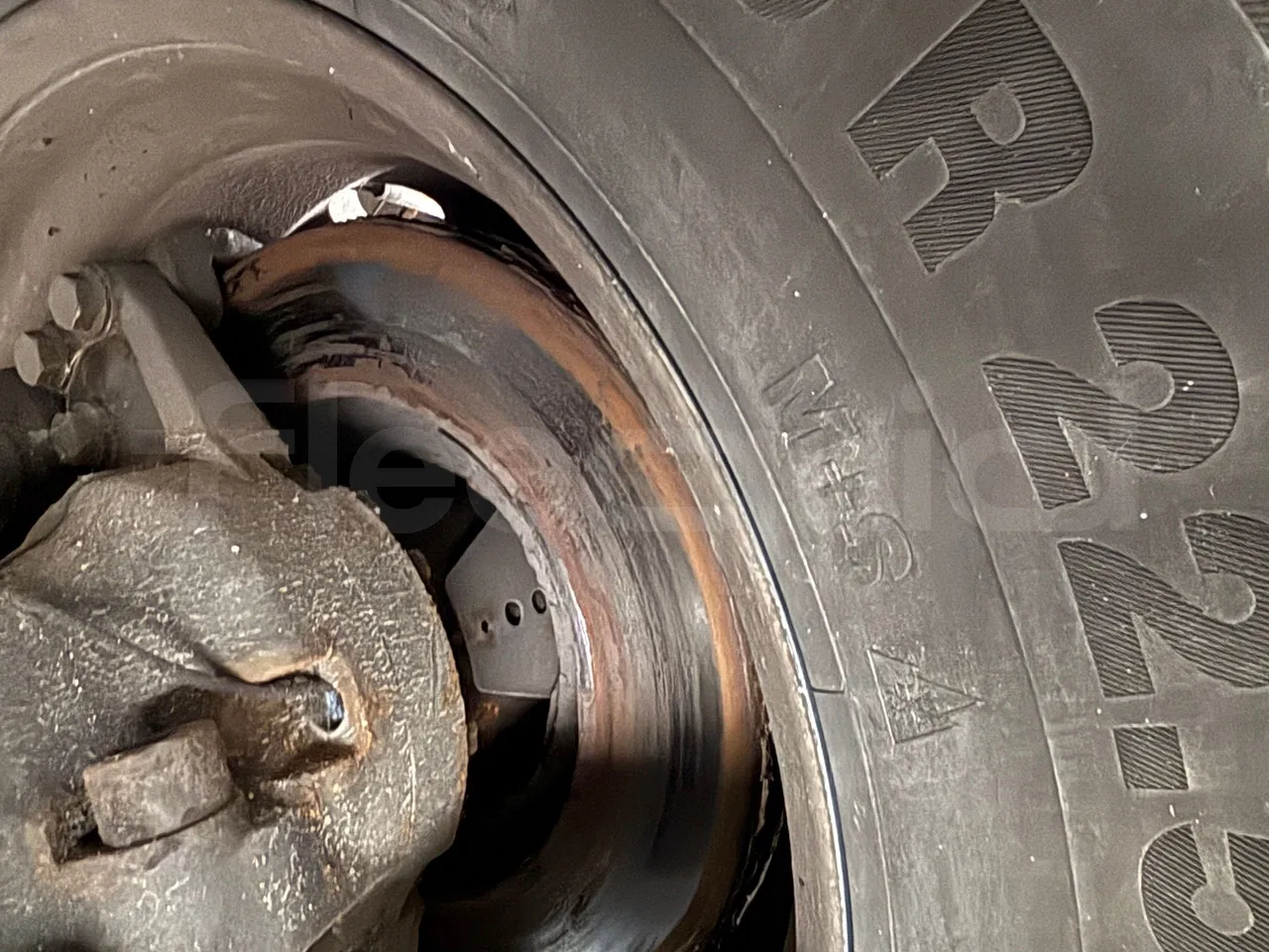 Temsa Safari - Second Axle Discs Left Side