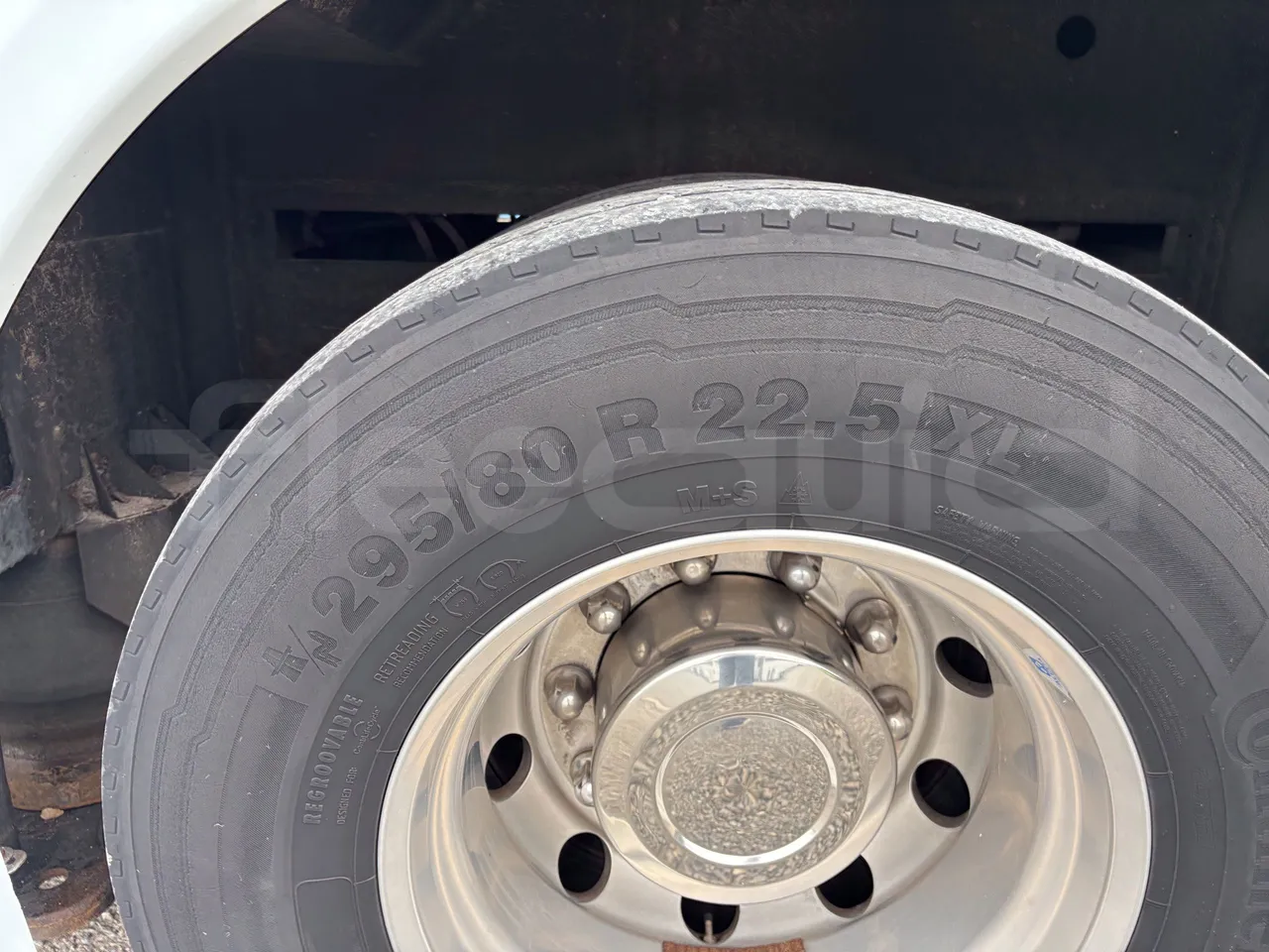 Temsa Safari - Second Axle Left Side: Complete Wheel