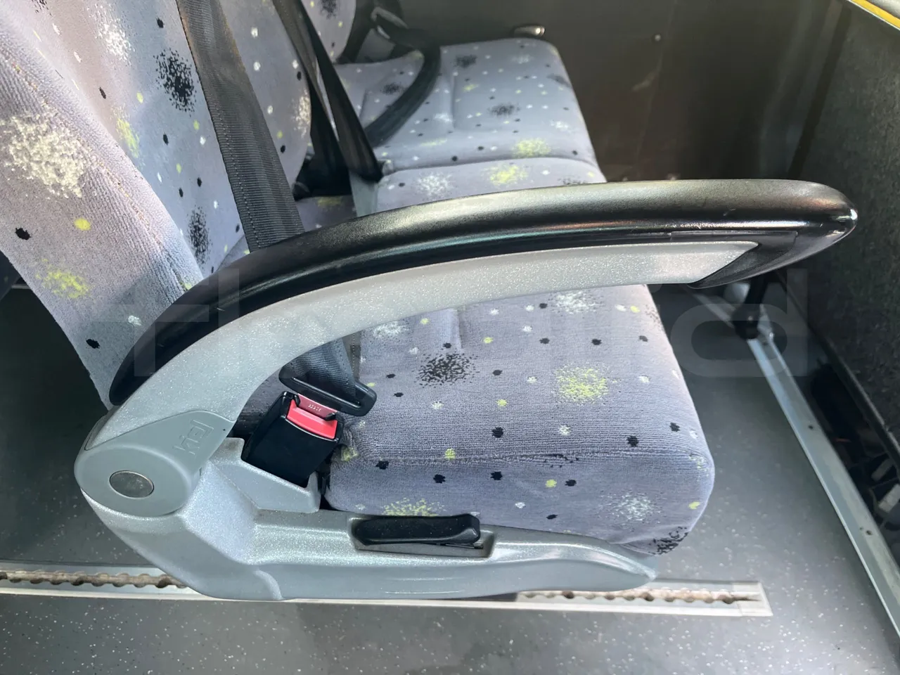 Iveco Daily A50CE4 - Euro 5 - 130 kW - 7.240 mt - armrest detail photo