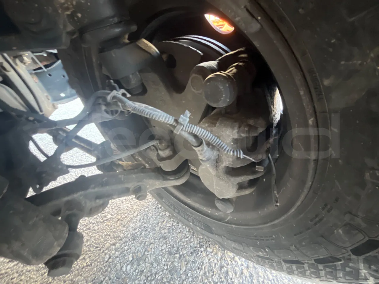 Iveco Daily A50CE4 - Euro 5 - 130 kW - 7.240 mt - front brake calipers right