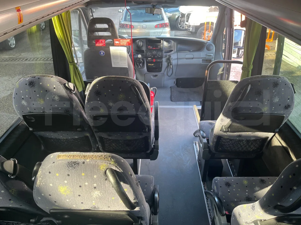 Iveco Daily A50CE4 - Euro 5 - 130 kW - 7.240 mt - forward view middle aisle