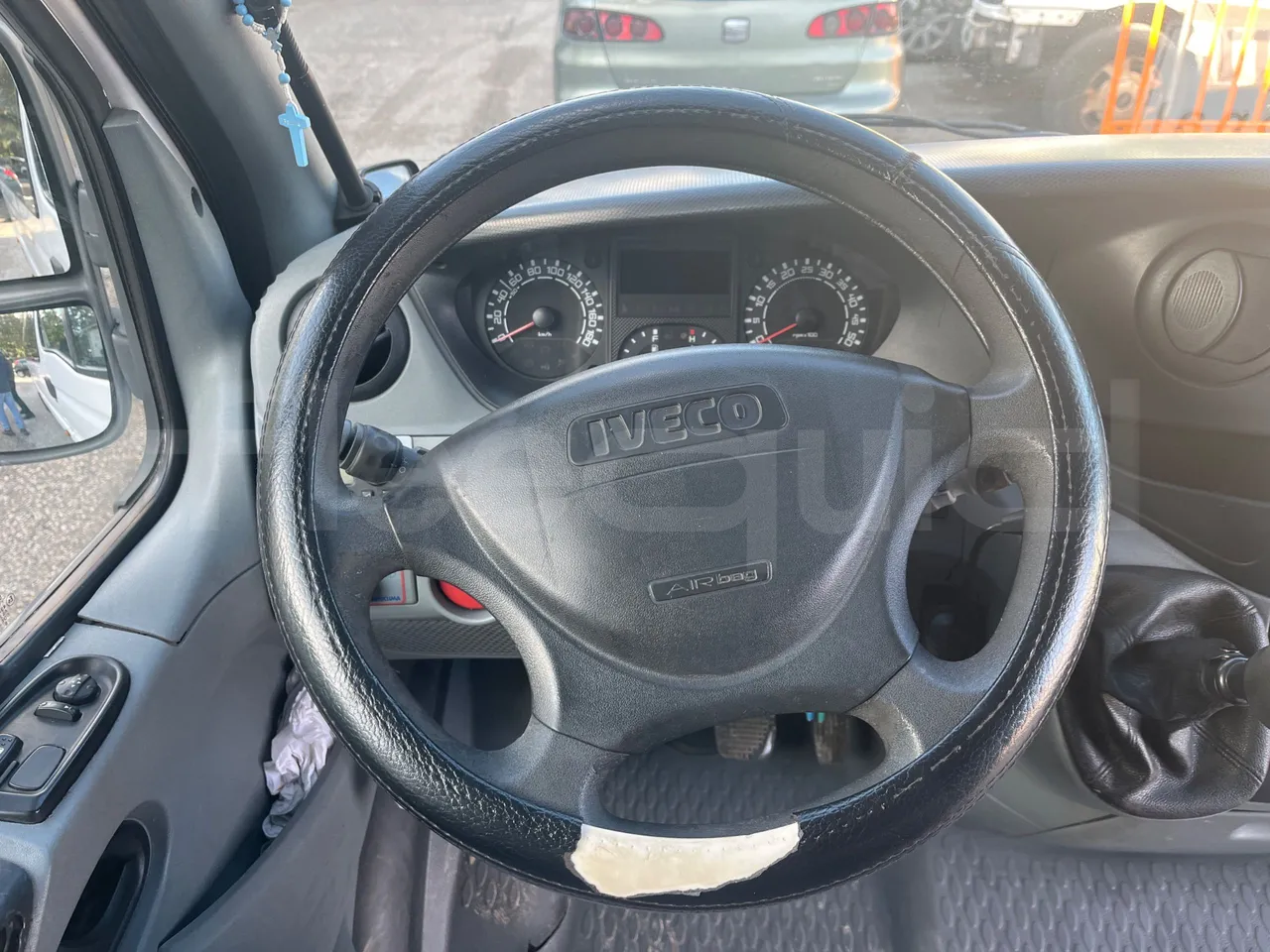 Iveco Daily A50CE4 - Euro 5 - 130 kW - 7.240 mt - steering wheel photo
