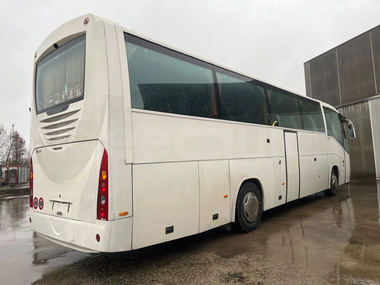 Irizar Scania K400 - EUR5 - 294kW - 12m - 3/4 right rear doors closed