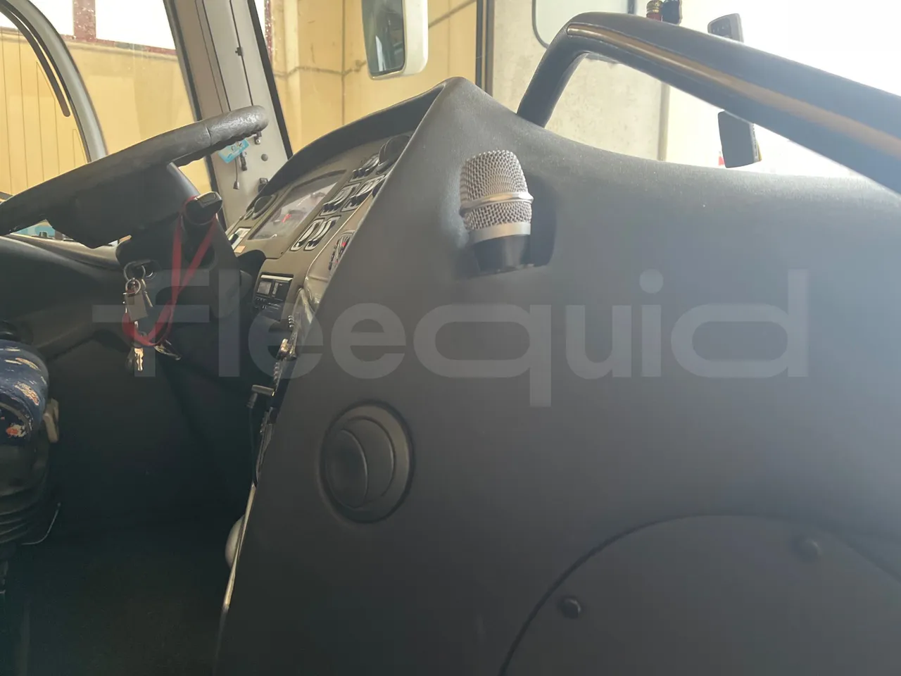 Irizar Scania K400 - EUR5 - 294kW - 12m - hostes microphone accessories photo