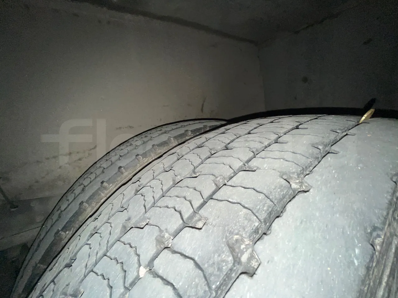 Irizar Scania K400 - EUR5 - 294kW - 12m - tread condition front tires left