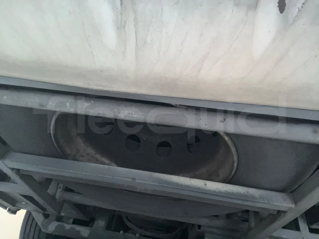 Irizar Scania K400 - EUR5 - 294kW - 12m - tread condition third axle tires right