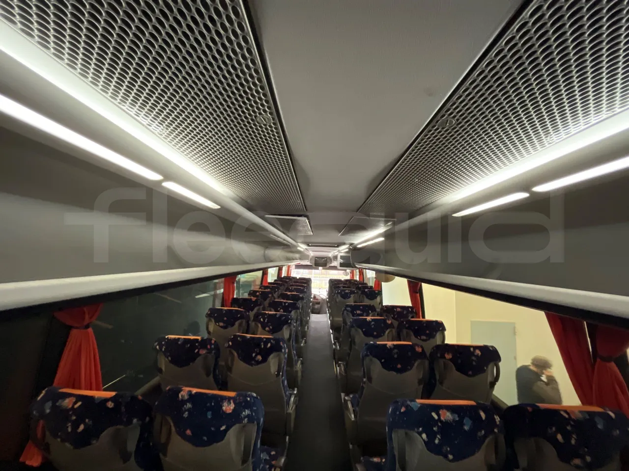 Irizar Scania K400 - EUR5 - 294kW - 12m - overhead compartments photo